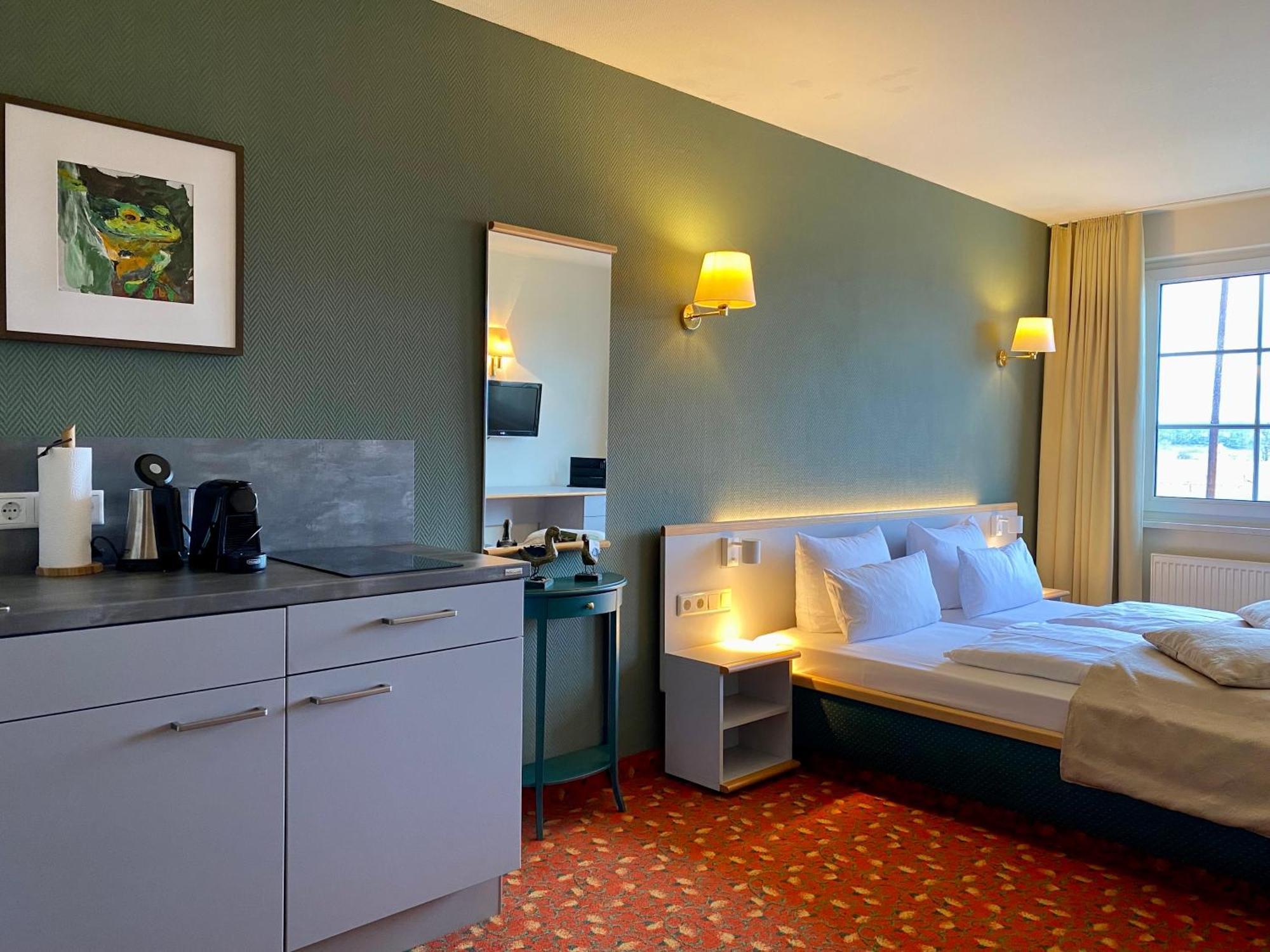 Hotel Am Mueritz-Nationalpark Waren  Exteriör bild
